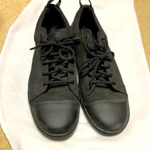 Men’s black sneakers